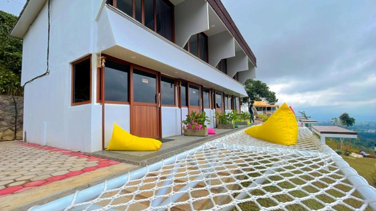 De Pointe Resort & Resto Campaka 외부 사진